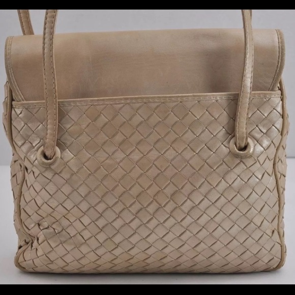 BOTTEGA VENETA Beige Tassel Intrecciato Leather Shoulder Bag | PRELOVED👜🤎👜 - Picture 3 of 16
